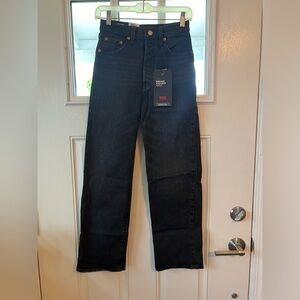 Black Levi’s Ribcage Straight Ankle Jeans